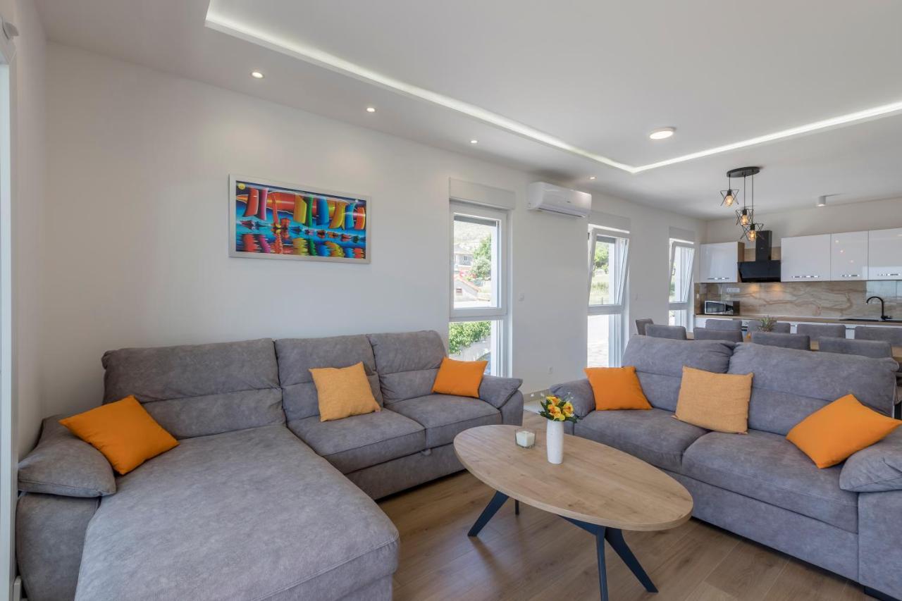 Luxury Villa La Nonna Ana - Heated Pool, Sea View, Near Split คาชเตลา ภายนอก รูปภาพ