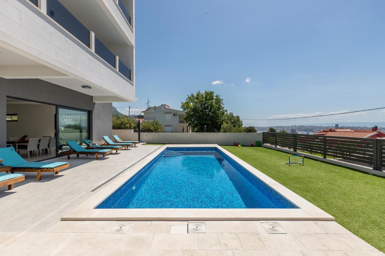 Luxury Villa La Nonna Ana - Heated Pool, Sea View, Near Split คาชเตลา ภายนอก รูปภาพ