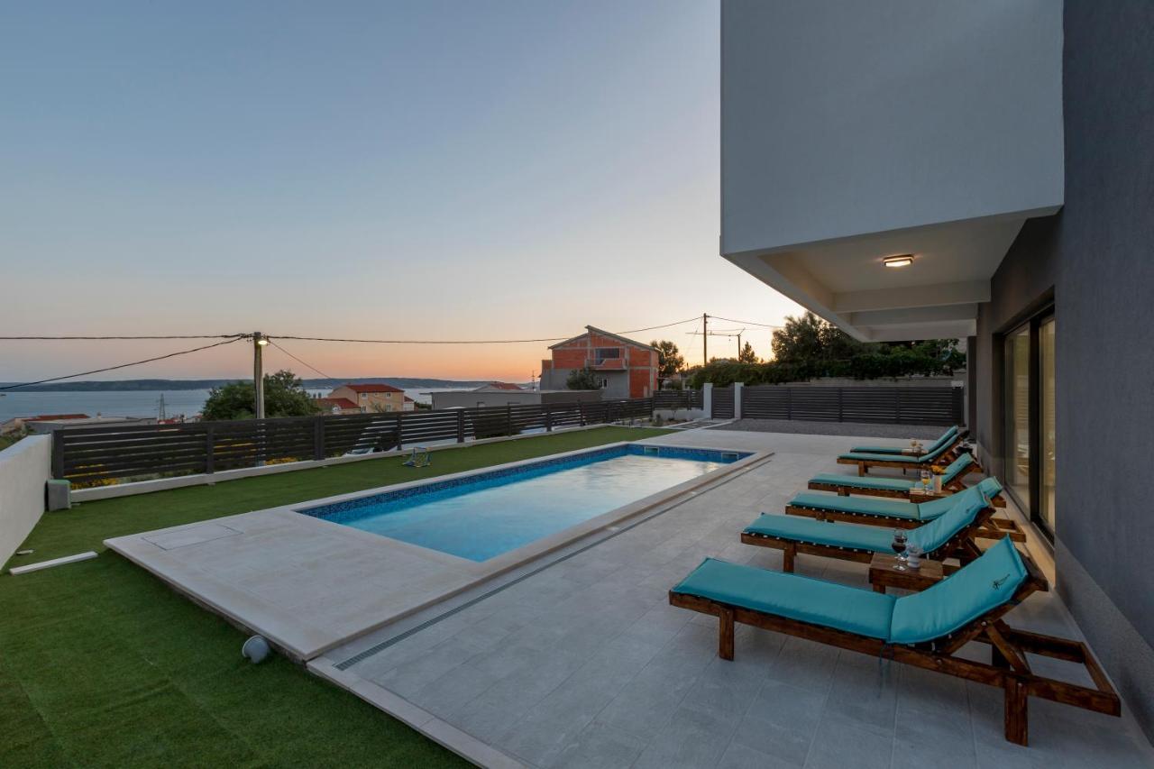 Luxury Villa La Nonna Ana - Heated Pool, Sea View, Near Split คาชเตลา ภายนอก รูปภาพ