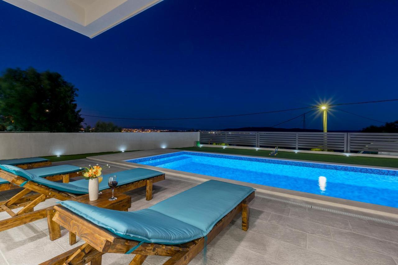 Luxury Villa La Nonna Ana - Heated Pool, Sea View, Near Split คาชเตลา ภายนอก รูปภาพ