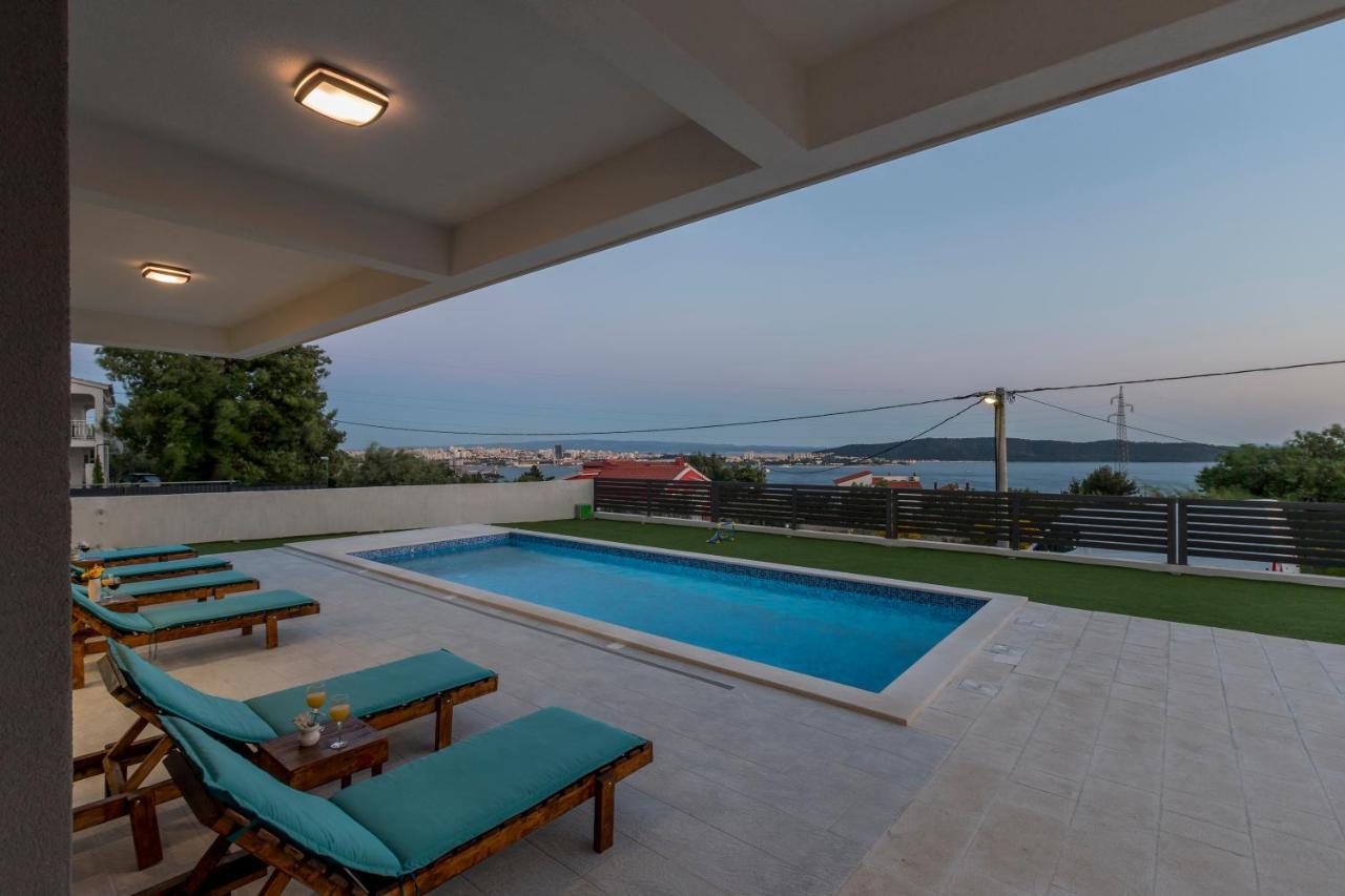 Luxury Villa La Nonna Ana - Heated Pool, Sea View, Near Split คาชเตลา ภายนอก รูปภาพ